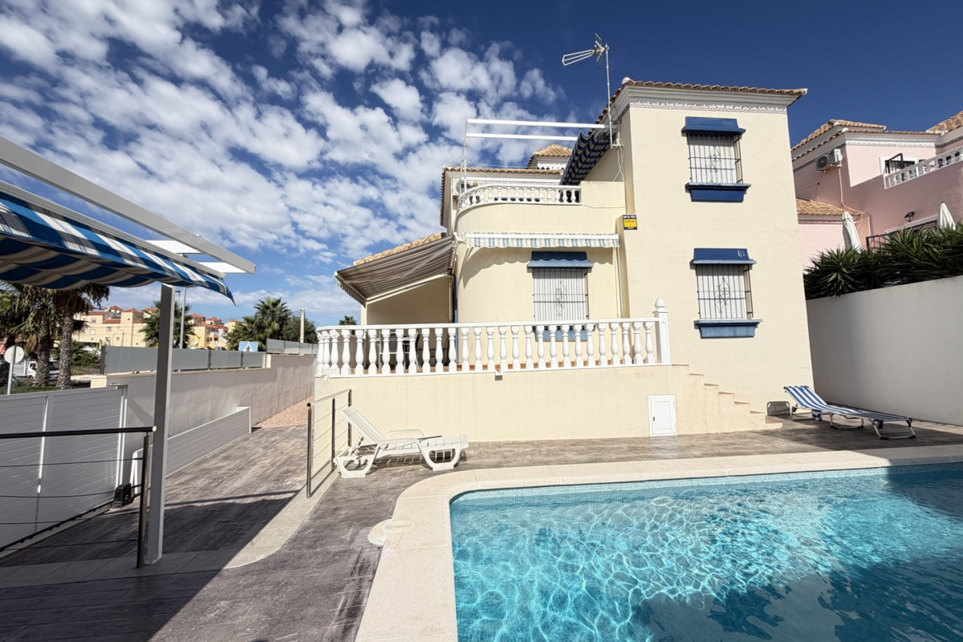 Reventa - Villa independiente - Villamartín
