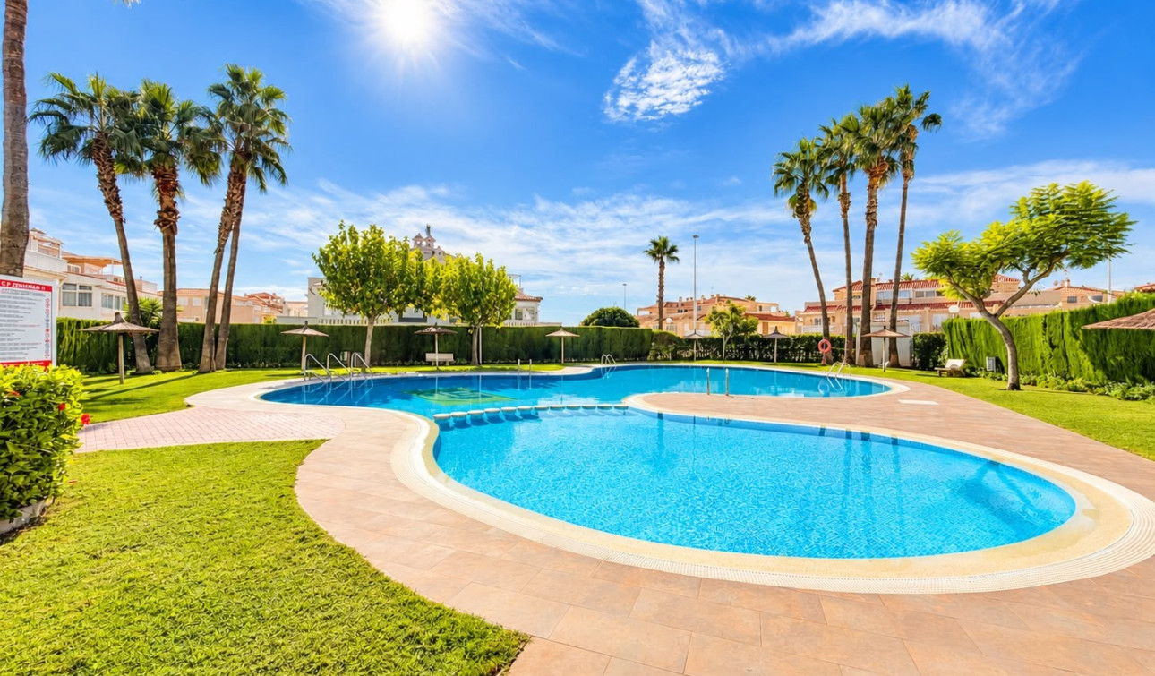 Reventa - Villa Pareada - Alicante - La Florida