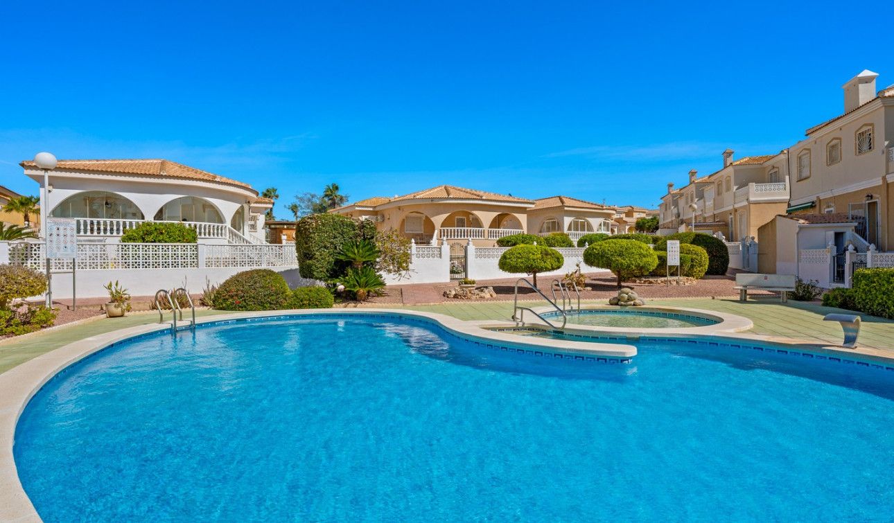 Reventa - Villa Pareada - Benijofar - Monte Azul/ El Dorado