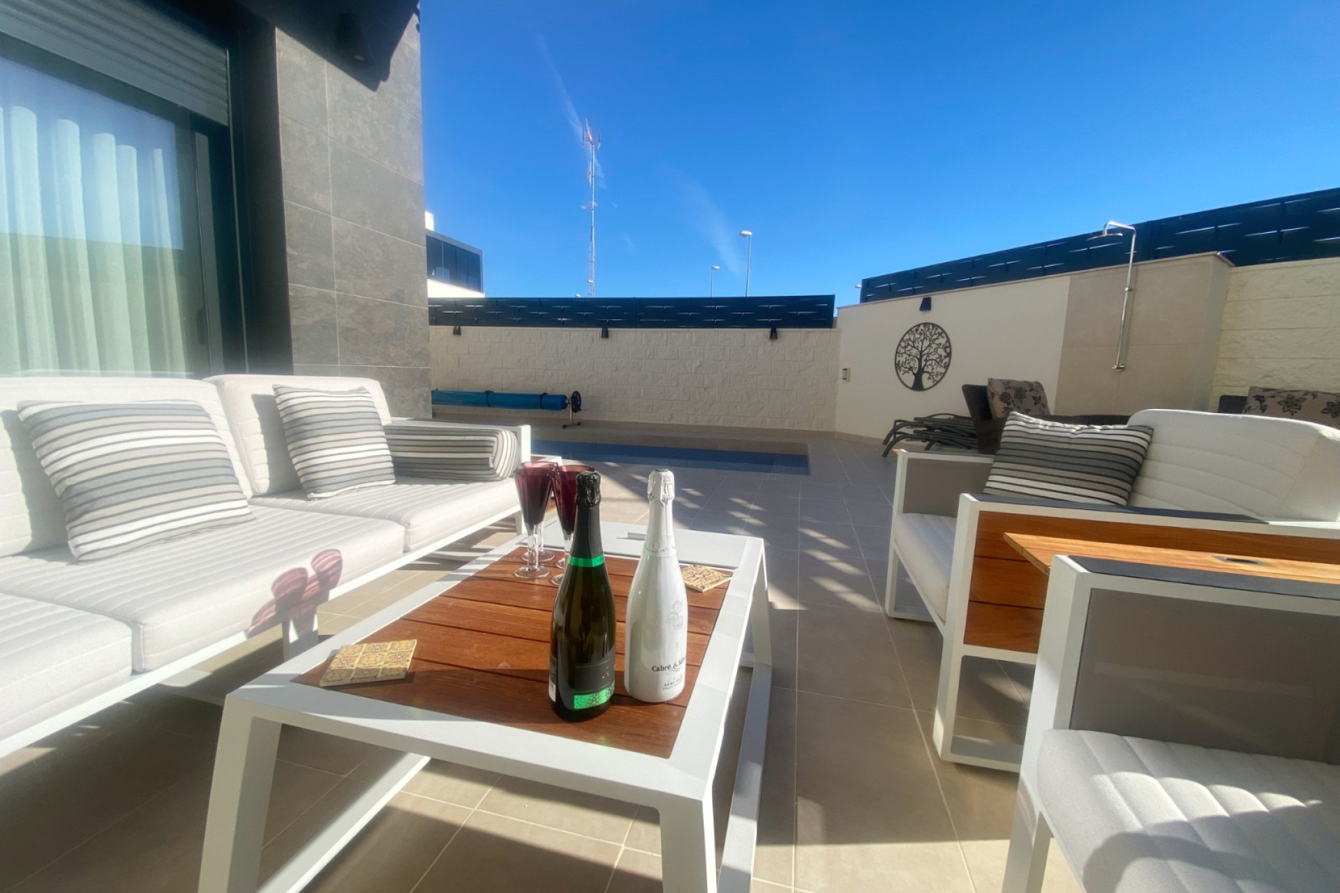 Reventa - Villa Pareada - Ciudad Quesada - Pueblo Bravo