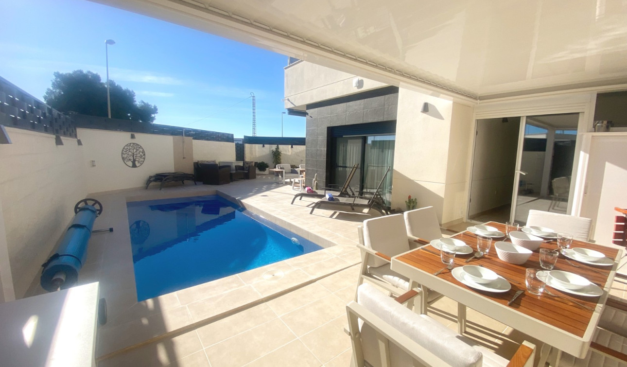 Reventa - Villa Pareada - Ciudad Quesada - Pueblo Bravo