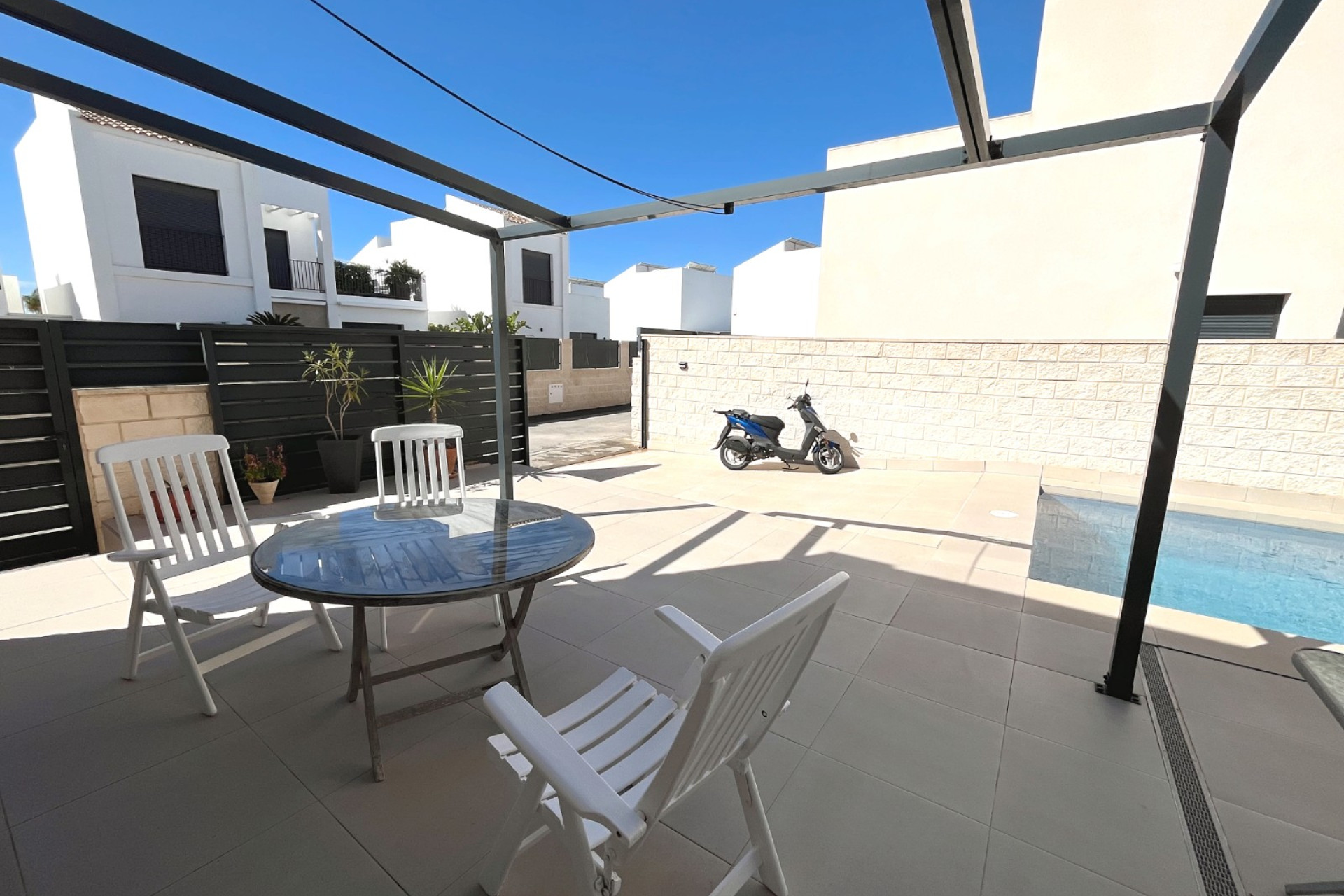 Reventa - Villa Pareada - Ciudad Quesada - Pueblo Bravo