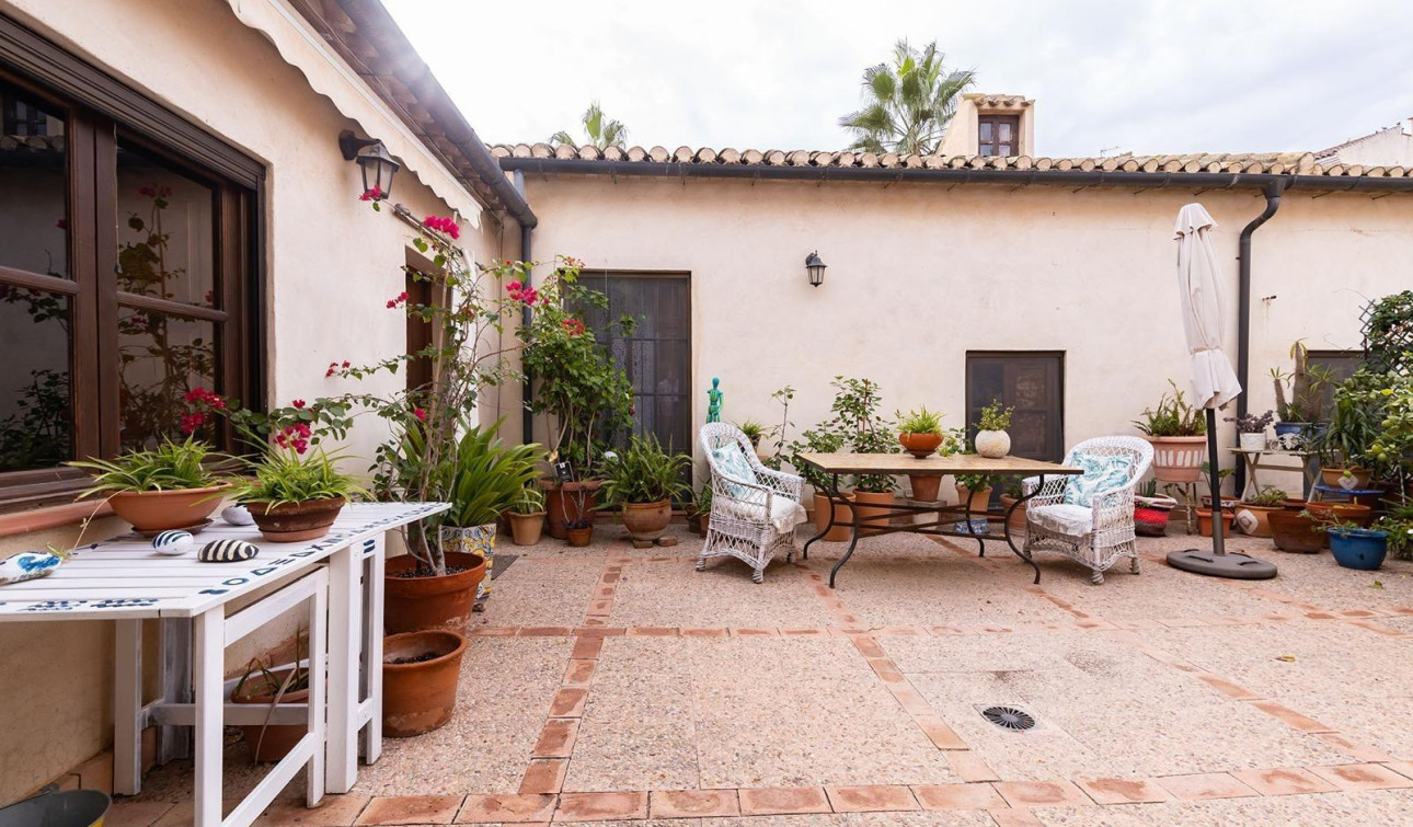 Reventa - Villa Pareada - Los Martinez Del Puerto - Los Martínez del Puerto