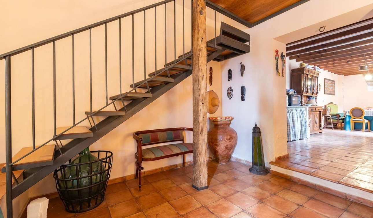 Reventa - Villa Pareada - Los Martinez Del Puerto - Los Martínez del Puerto