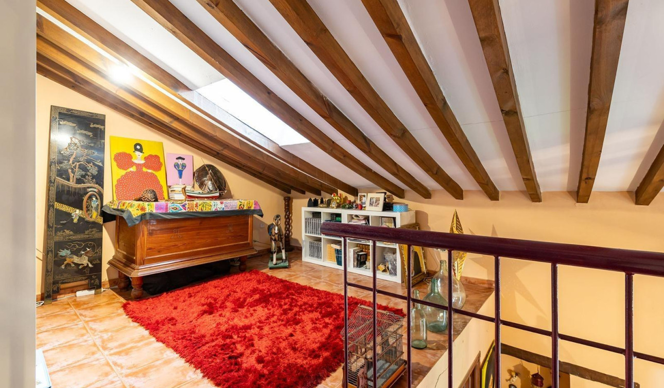 Reventa - Villa Pareada - Los Martinez Del Puerto - Los Martínez del Puerto