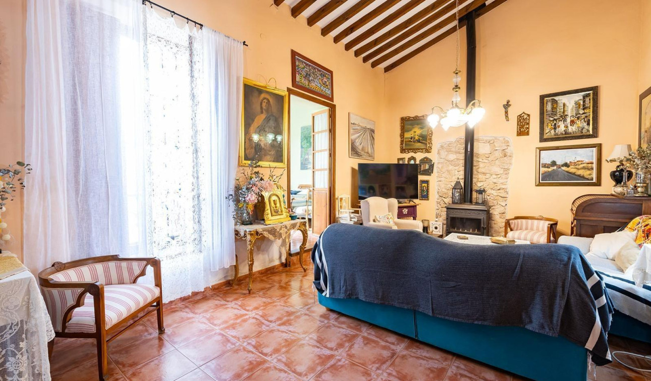 Reventa - Villa Pareada - Los Martinez Del Puerto - Los Martínez del Puerto