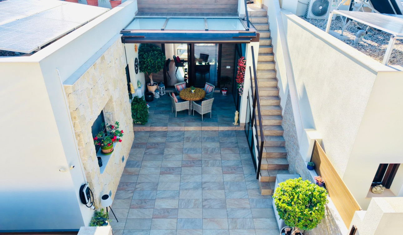 Reventa - Villa Pareada - Los Montesinos - La Herada
