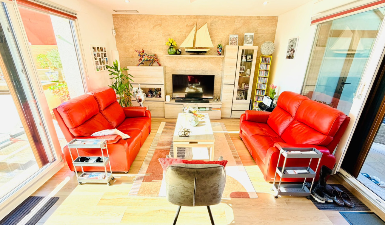 Reventa - Villa Pareada - Los Montesinos - La Herada