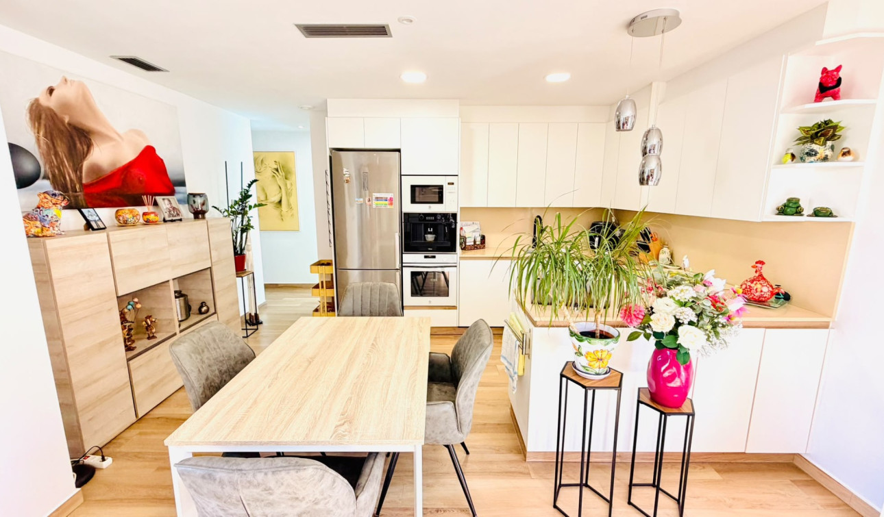 Reventa - Villa Pareada - Los Montesinos - La Herada