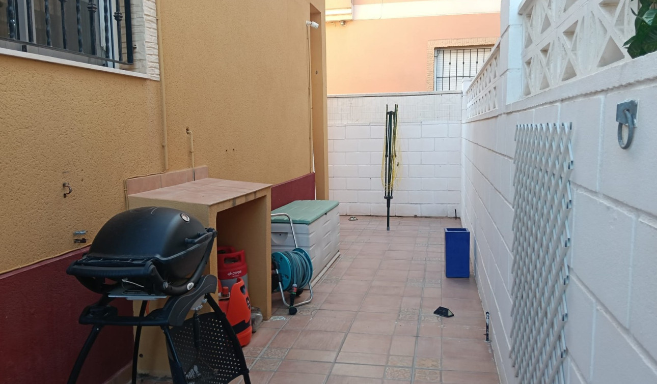 Reventa - Villa Pareada - Los Montesinos - La Herrada