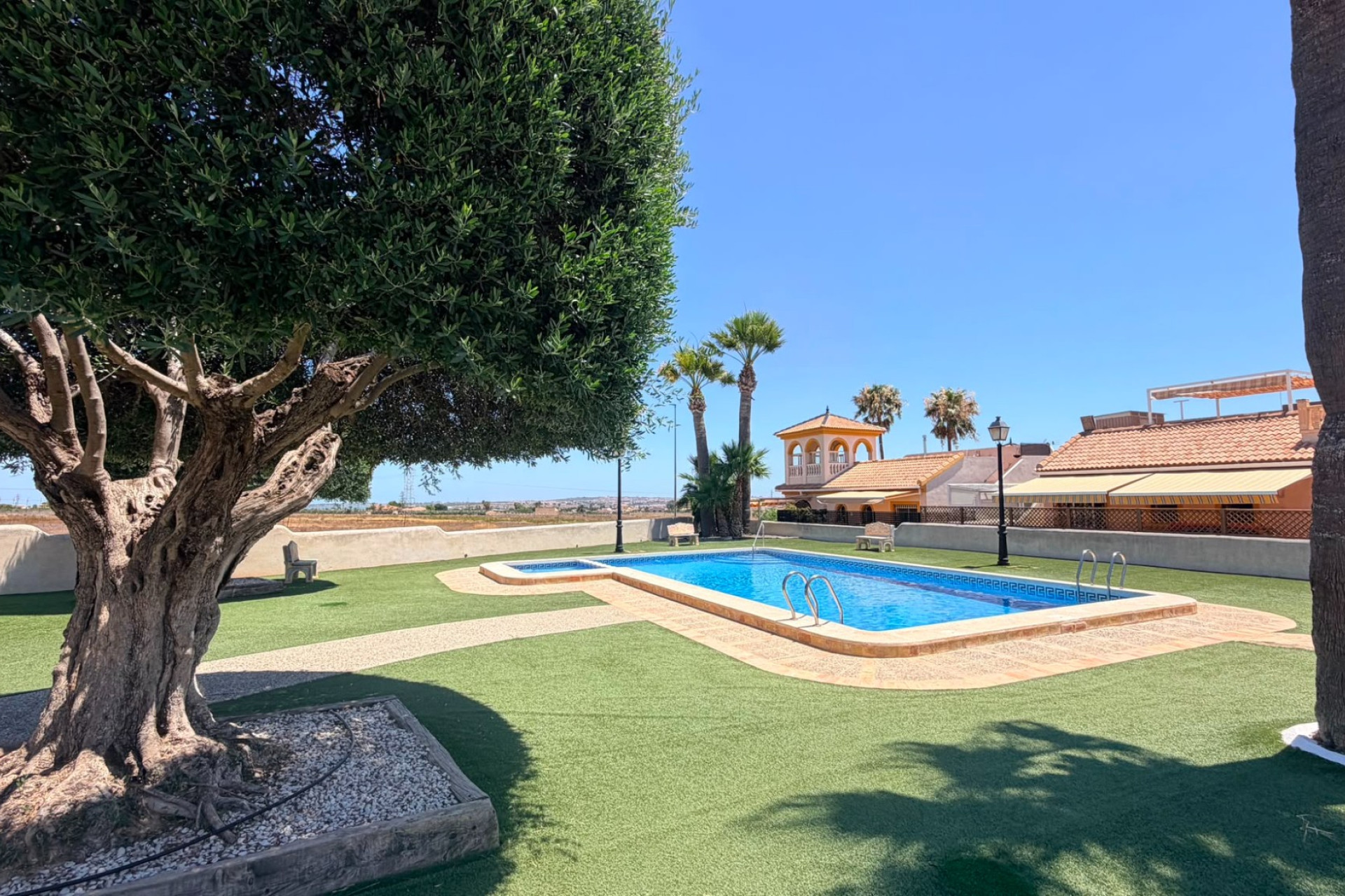 Reventa - Villa Pareada - Los Montesinos - Urbanizacion montesol