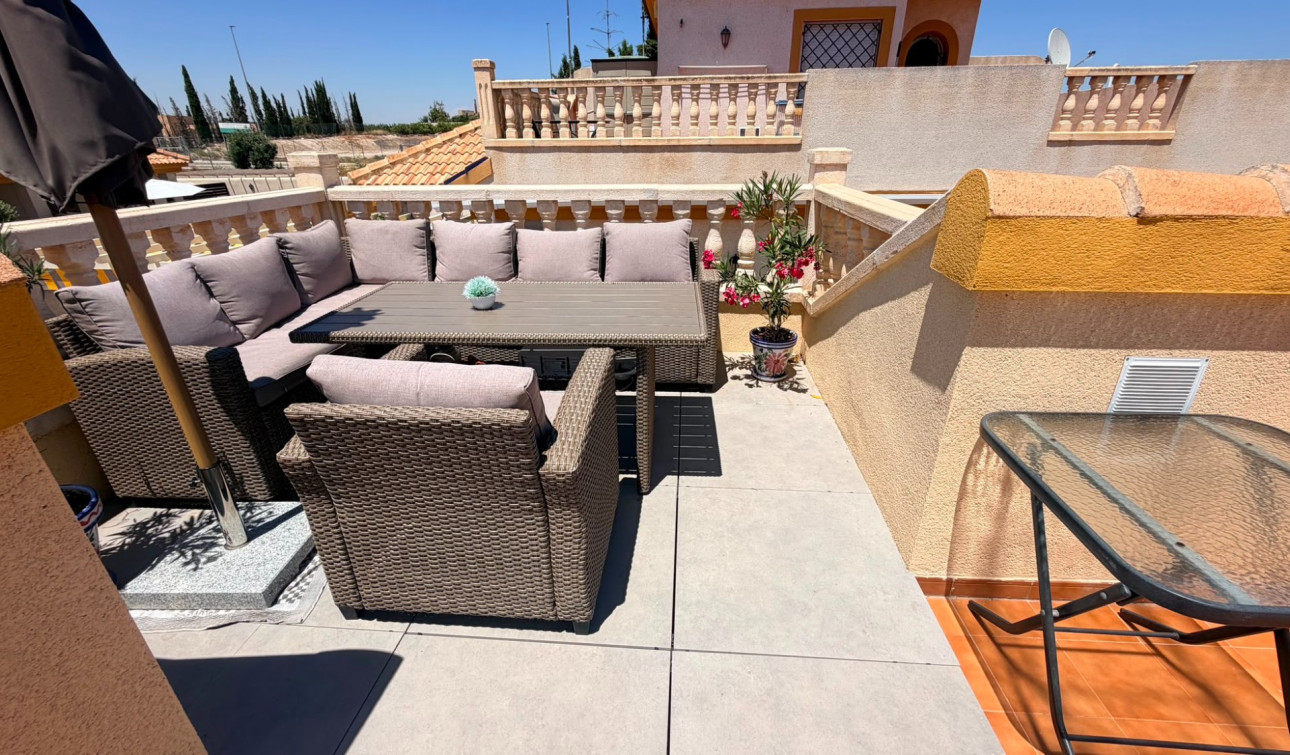 Reventa - Villa Pareada - Los Montesinos - Urbanizacion montesol