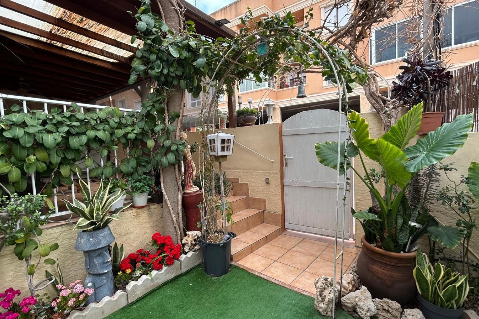 Reventa - Villa Pareada - Los Montesinos