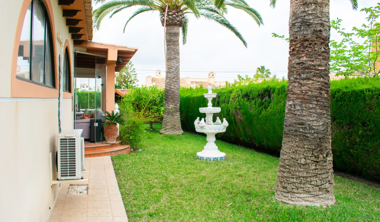 Reventa - Villa Pareada - Orihuela Costa - MUY CERCA DE LA PLAYA