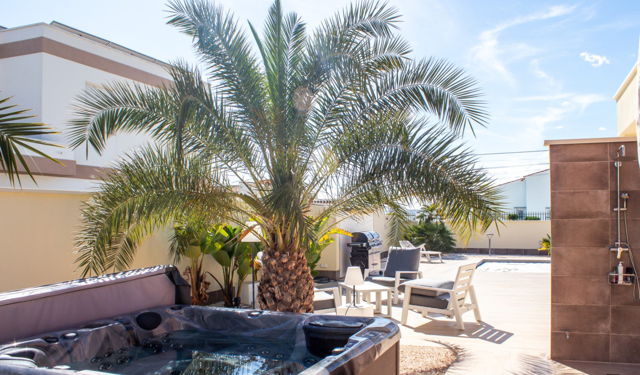 Reventa - Villa Pareada - Torrevieja - La Siesta - El Salado - Torreta