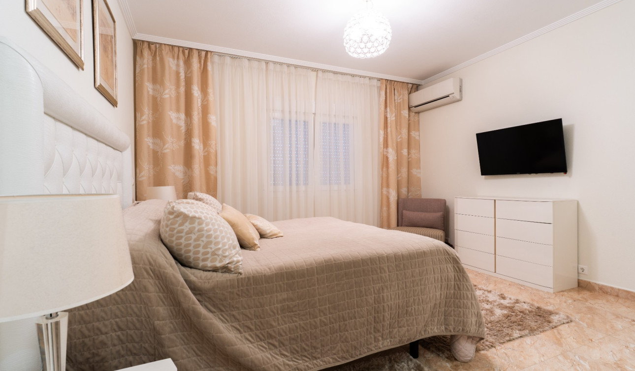 Reventa - Villa Pareada - Torrevieja - Los Balcones