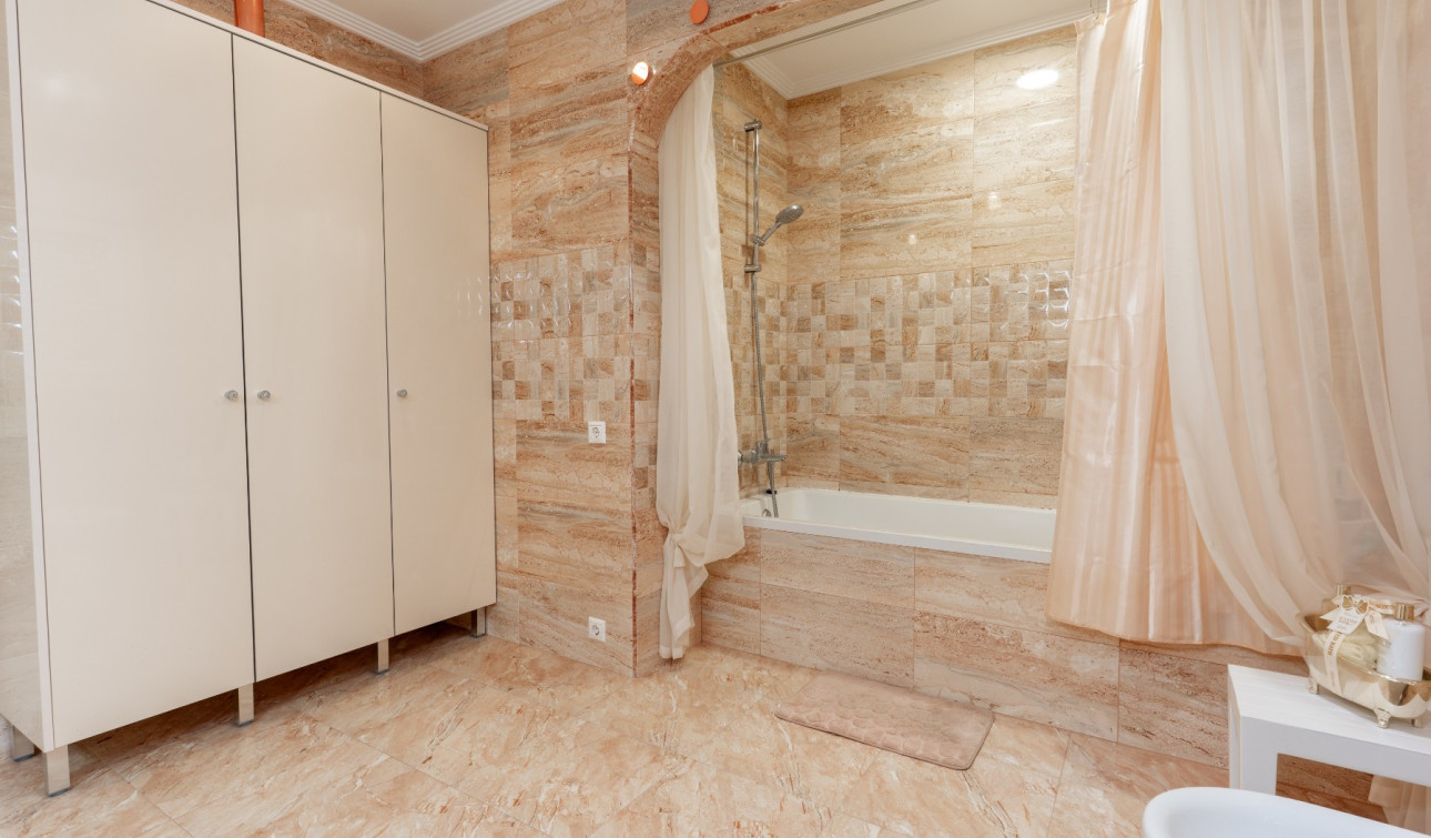 Reventa - Villa Pareada - Torrevieja - Los Balcones