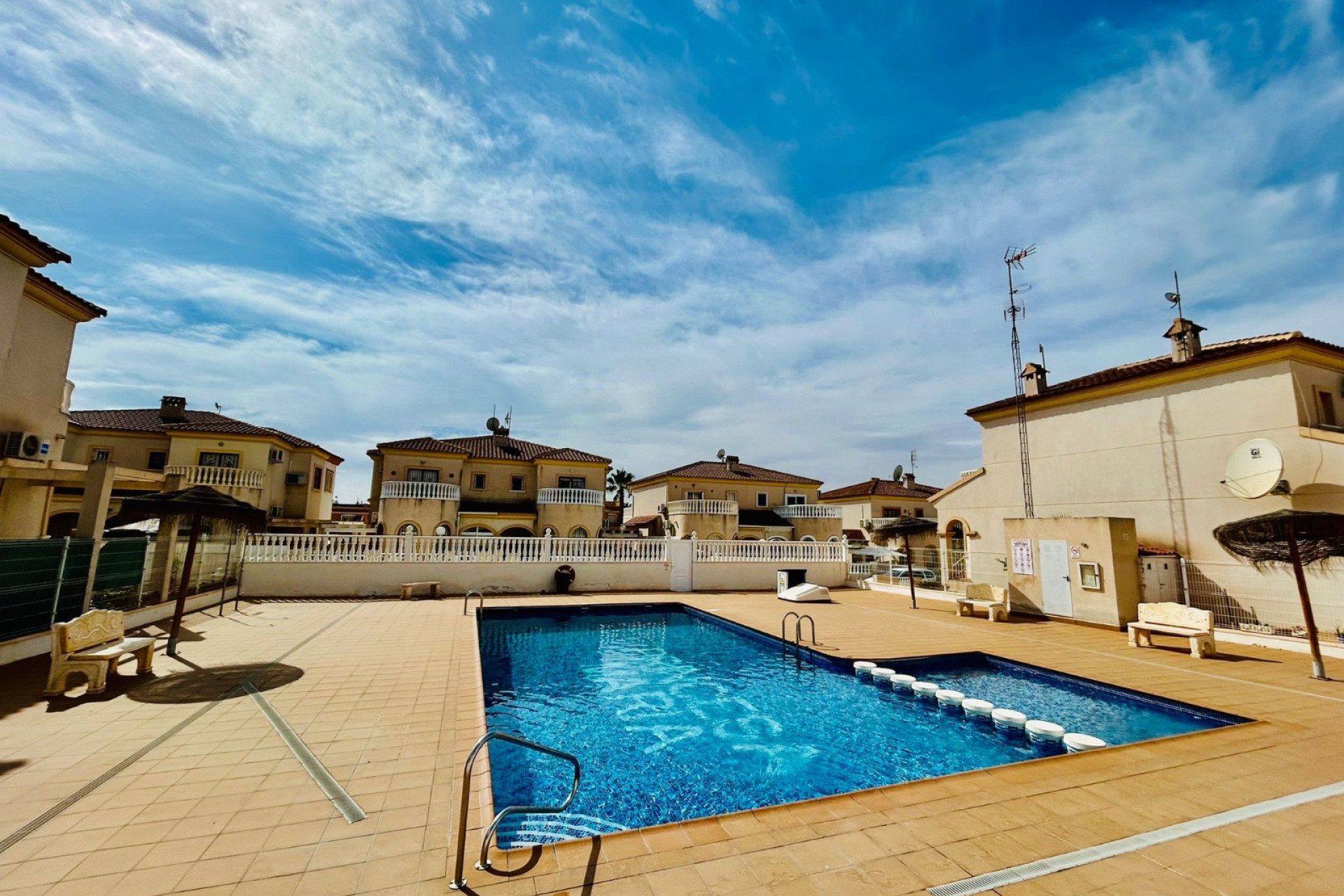 Reventa - Vivienda unifamiliar - Torrevieja - Sector 25