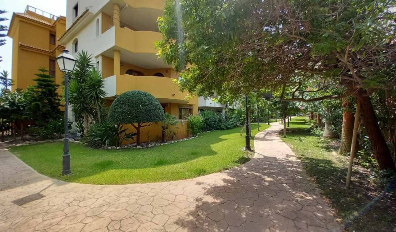 Revente - Appartement - Punta Prima