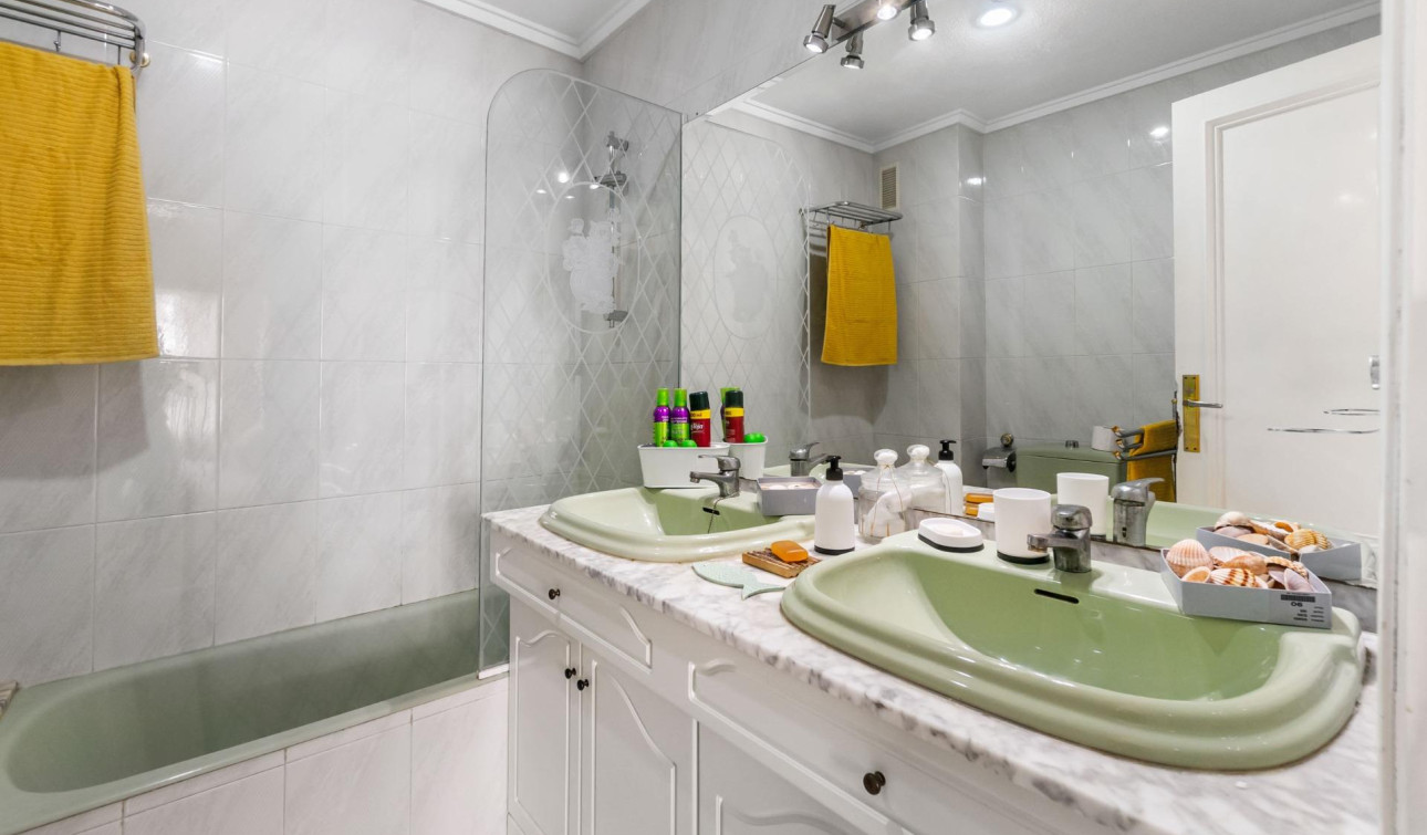 Revente - Appartement - Torrevieja - Centro - Muelle Pesquero