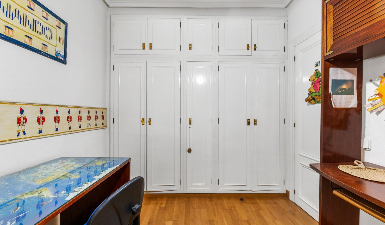 Revente - Appartement - Torrevieja - Centro - Muelle Pesquero