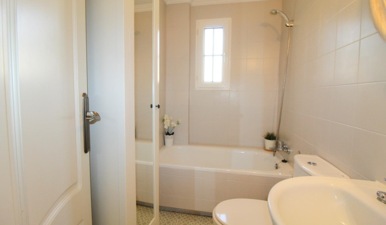 Revente - Appartement - Torrevieja - La Veleta