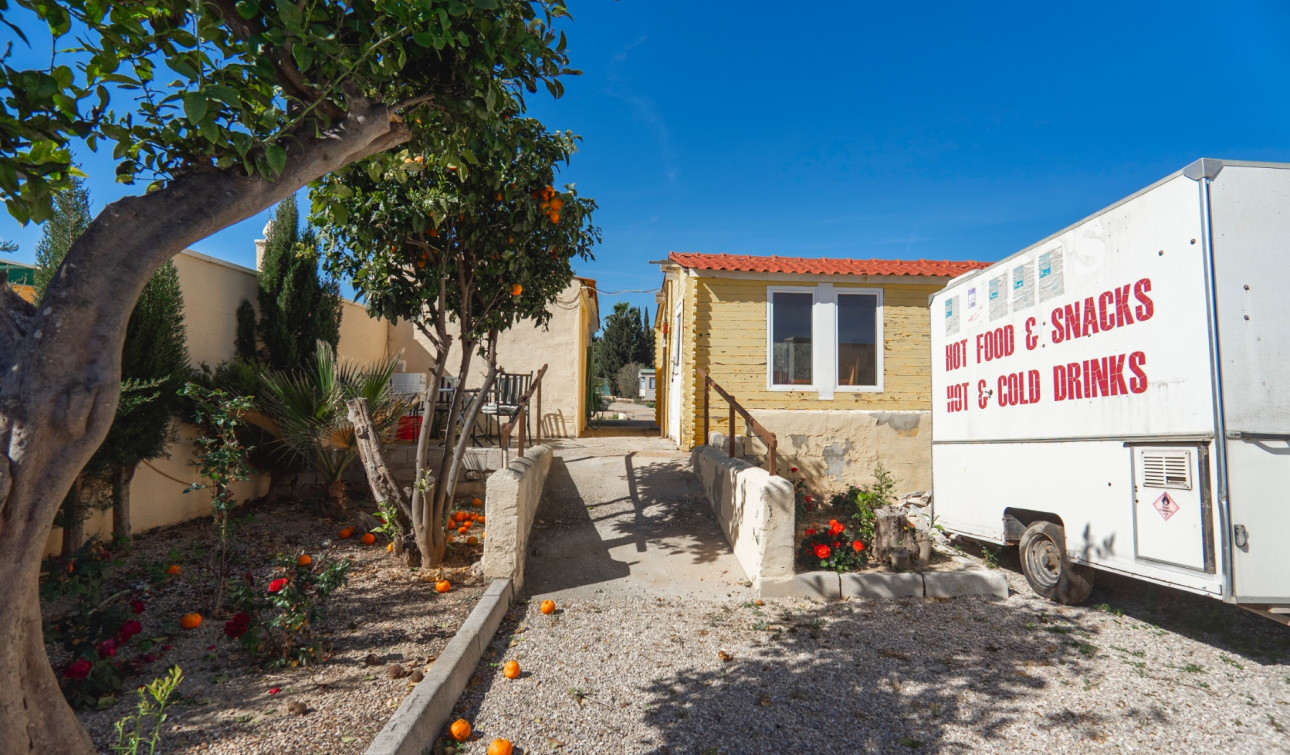 Revente - Finca / Propriété de campagne - Los Montesinos