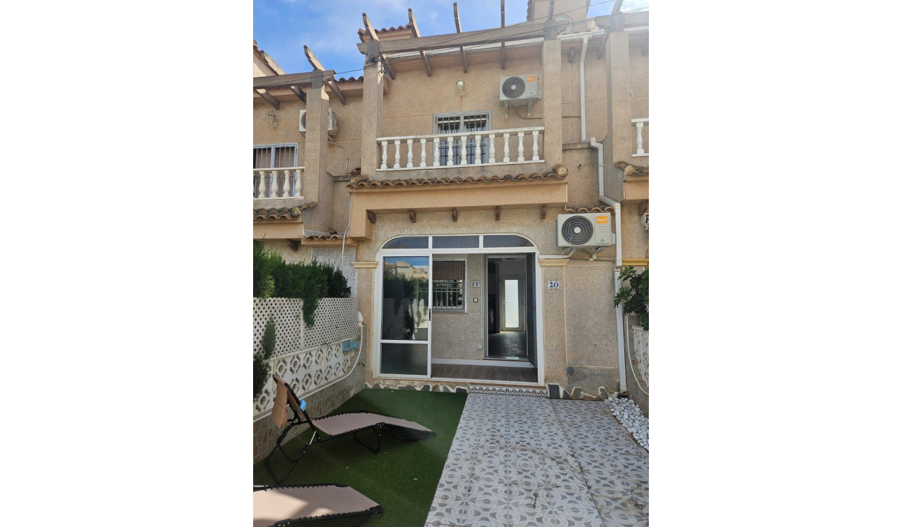 Revente - Maison de ville - La Mata