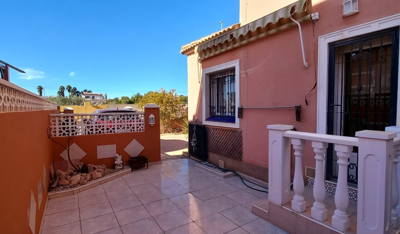 Revente - Maison de ville - Los Montesinos - La Herrada