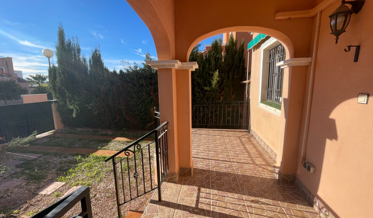 Revente - Maison de ville - Los Montesinos - La Herrada