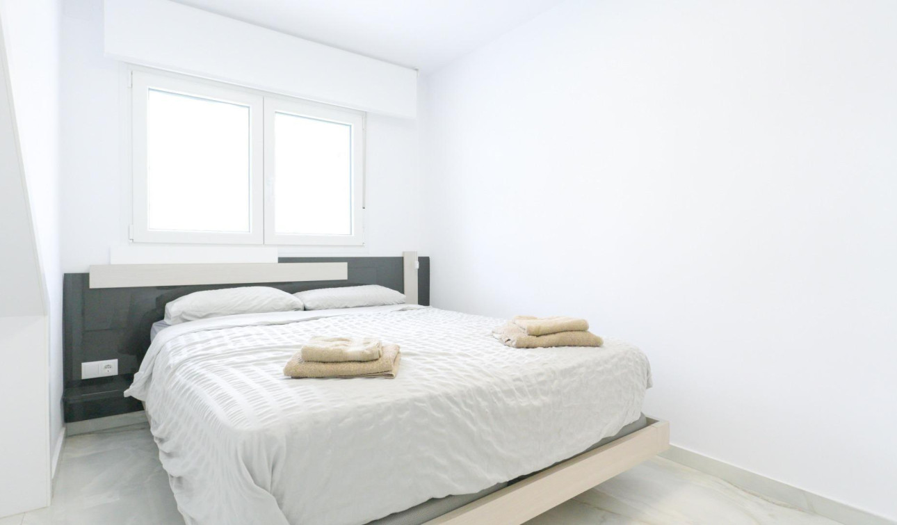 Revente - Maison de ville - Torrevieja - Punta prima