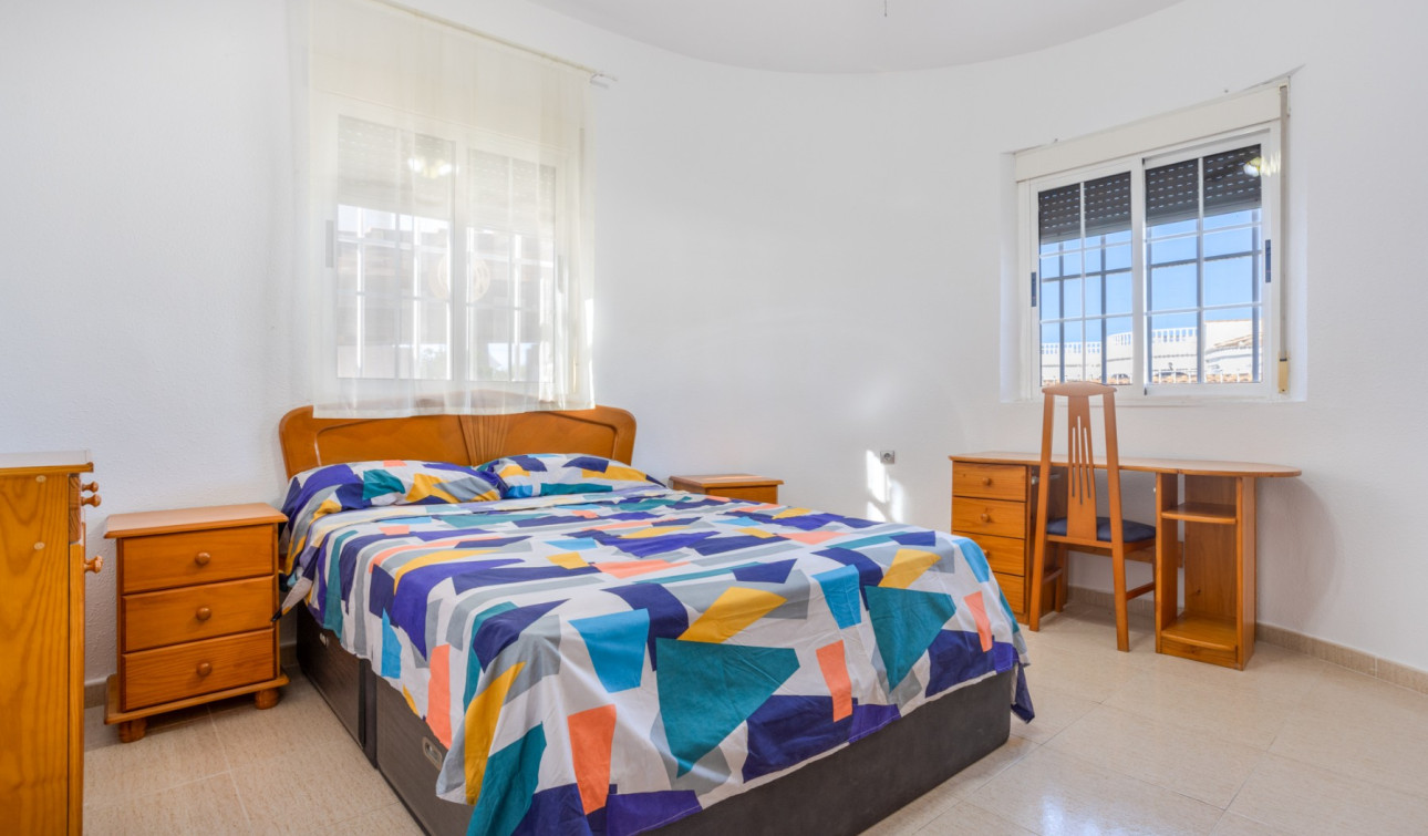 Revente - Villa Individuelle - Torrevieja - Urbanización San Luis