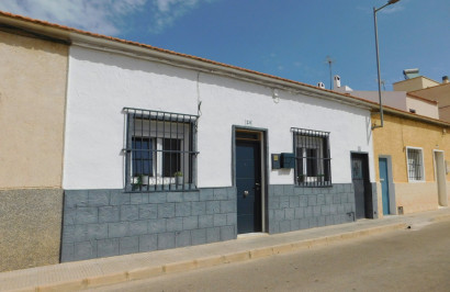 Stadshuis - Herverkoop - San Miguel de Salinas - San Miguel de Salinas