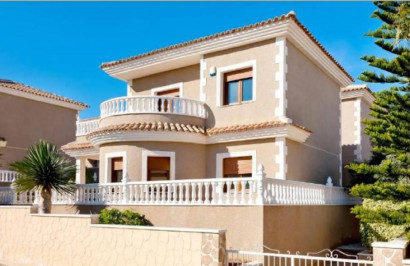 Villa independiente - Obra nueva - Torrevieja - Los Altos