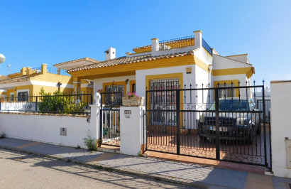 Villa independiente - Reventa - Entre Naranjos - Entre Naranjos