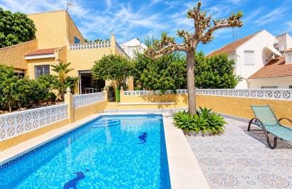 Villa independiente - Reventa - San Miguel de Salinas - Ciudad De Las Comunicaciones