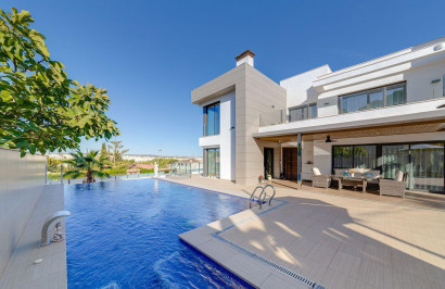 Vrijstaande villa - Herverkoop - Torrevieja - Los Balcones