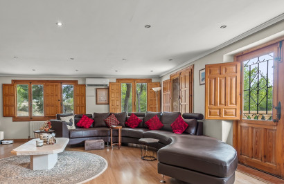 Resale - Finca / Country Property - Torremendo