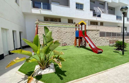 Resale - Apartment / Flat - Villamartín - Costa Blanca