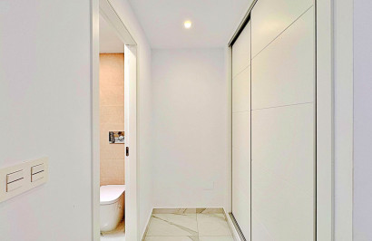 Herverkoop - Stadshuis - Torrevieja - Los Balcones