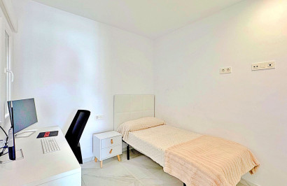 Herverkoop - Stadshuis - Torrevieja - Los Balcones