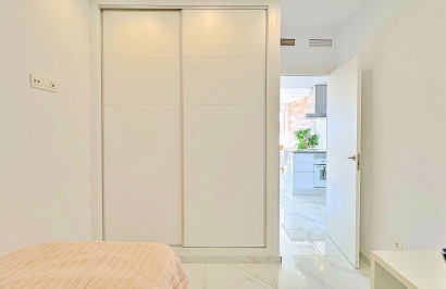 Herverkoop - Stadshuis - Torrevieja - Los Balcones