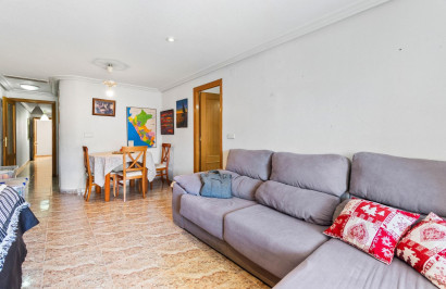 Resale - Apartment / Flat - Torrevieja - Centro