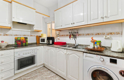 Resale - Apartment / Flat - Torrevieja - Centro