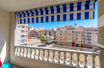 Resale - Apartment / Flat - Torrevieja - Centro