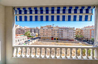 Resale - Apartment / Flat - Torrevieja - Centro