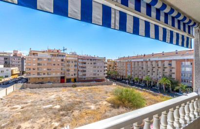 Resale - Apartment / Flat - Torrevieja - Centro