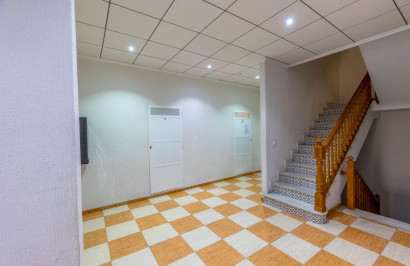 Resale - Apartment / Flat - Torrevieja - Centro