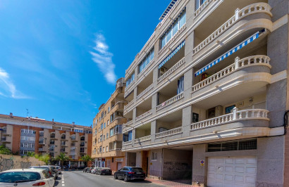 Resale - Apartment / Flat - Torrevieja - Centro