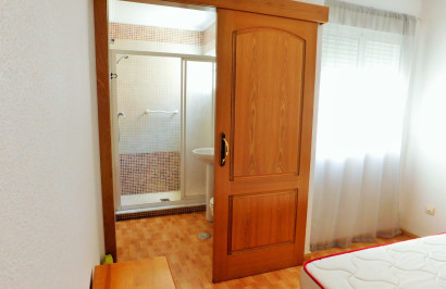 Alquiler a largo plazo - Apartamento / Piso - San Miguel de Salinas